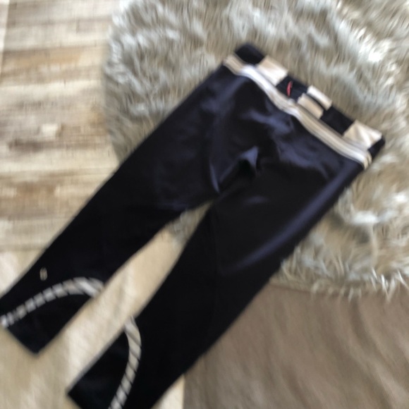 Lululemon navy crop leggings, size 8, NWOT - Picture 3 of 6
